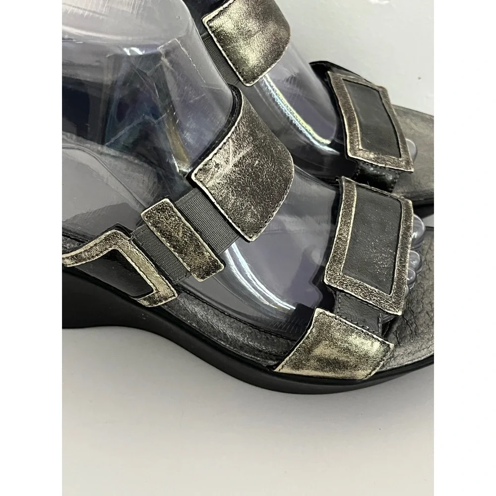 Naot Wedge Sandals Womens 40 Silver‎ Pewter Metallic Leather Buckle Slide Shoes